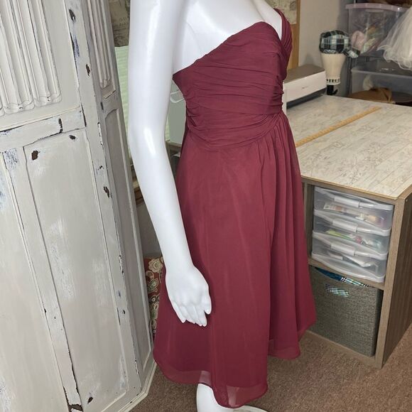 Alfred Angelo Maroon Chiffon Layers Princess Bodice Strapless Prom Dress - Picture 7 of 15